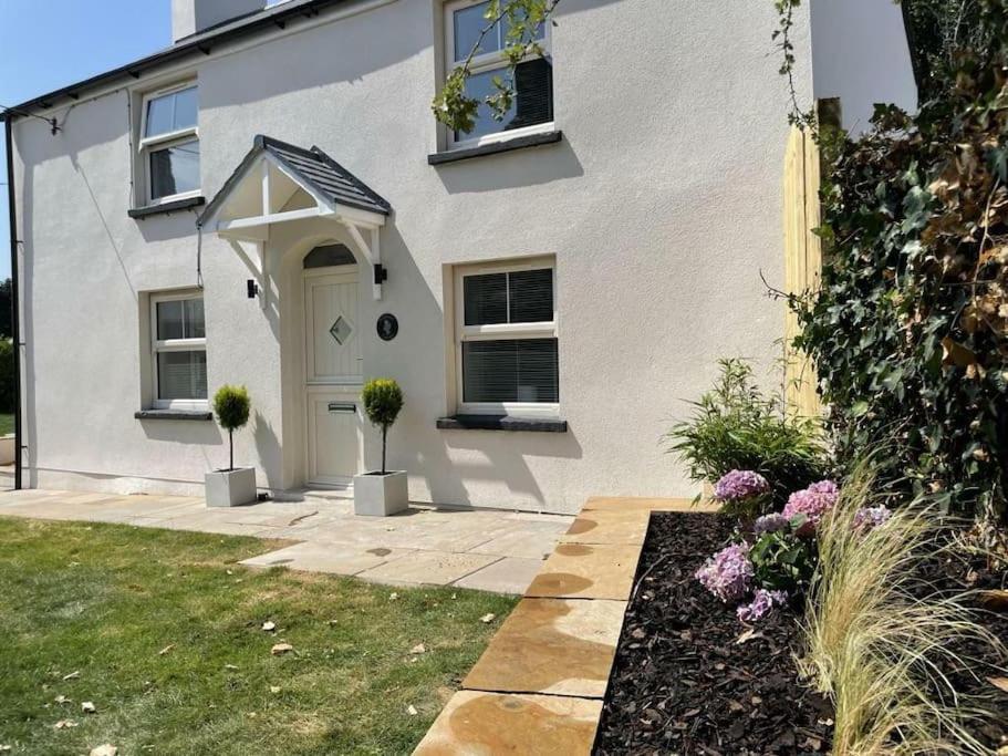 Charming Cottage Close To M4 Bridgend Bridgend  Buitenkant foto