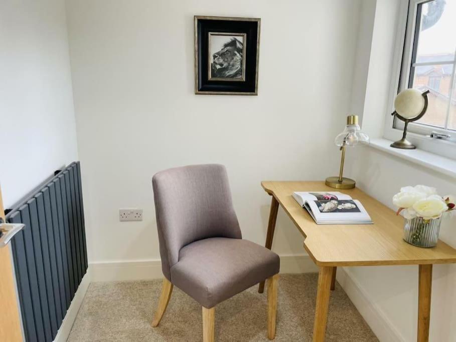 Charming Cottage Close To M4 Bridgend Bridgend  Buitenkant foto